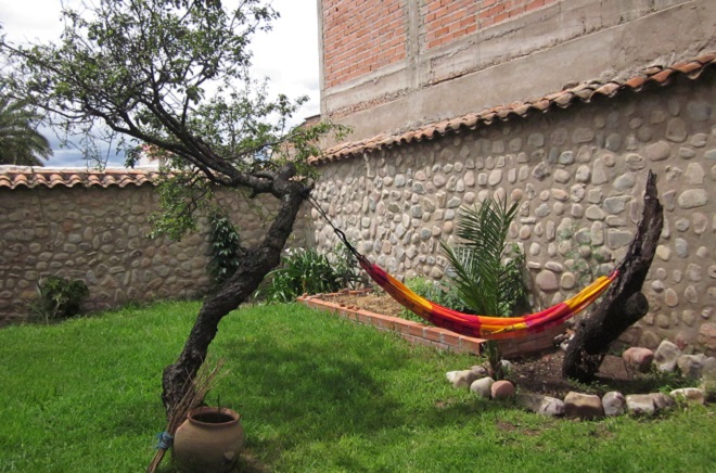 beehive hostel sucre garden