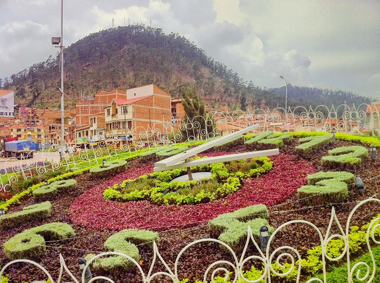 flower bed clock sucre bolivia